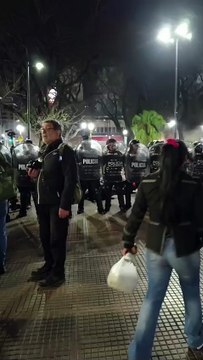 Incidentes y detenidos en la marcha de Flores para exigir justicia por el triple femicidio