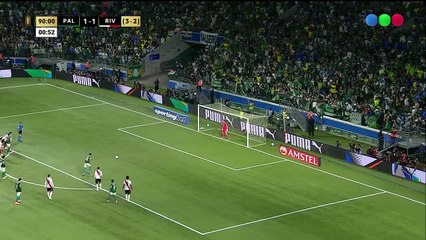 El gol del Flaco López para el 2-1 del Palmeiras
