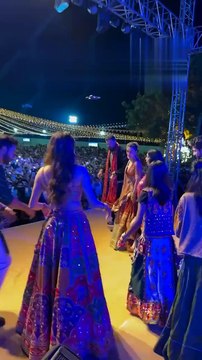 Varun Dhawan Janhvi Kapoor Sanya Malhotra play Garba in #Ahmedabad