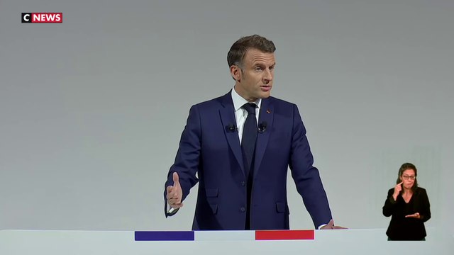 Emmanuel Macron, un président seul aux commandes ?