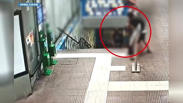 Milano, rapina alla stazione Certosa: rincorrono un ragazzo, lo picchiano e gli strappano la collana d'oro, due arrestati