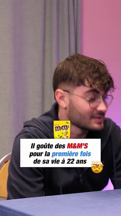 Il goûte un M&M's pour la 1ère fois de sa vie à 21 ans 🤯🤯