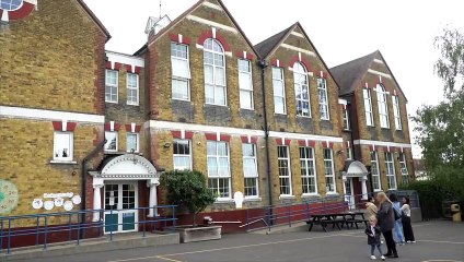 Gravesend Primary School is fundraising to save their swimming pool