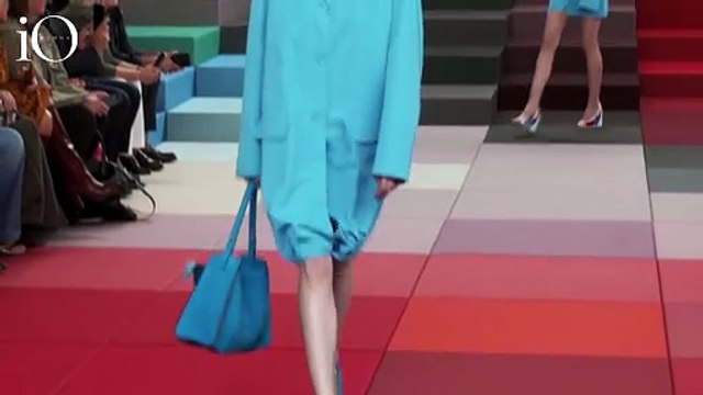 Fendi accende la passerella della Milano Fashion Week con leggerezza e colore