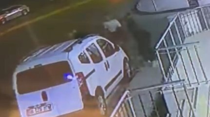 Sosyal medyada tartıştıkları kişiyi 10 bıçak darbesiyle yaraladılar