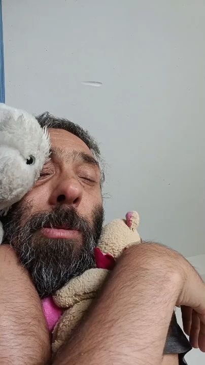 oui c'est moi mais grand Delta habitat ne me laisse pas dormir tranquille🤐😔😡🤫