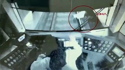 Bursa’da öğrencilerin şakalaşması kötü bitti! Metrodaki o anlar kamerada