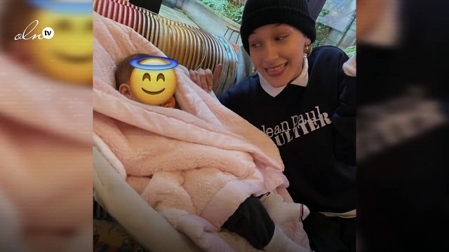 للمرة الأولى بيلا حديد تنشر صورة لابنة شقيقتها جيجي حديد