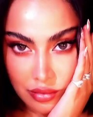 فاطمة المؤمن بين جاكلين كينيدي ومارلين مونرو