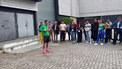 Público da COB Expo pratica marcha atlética com Caio Bonfim e Viviane Lyra