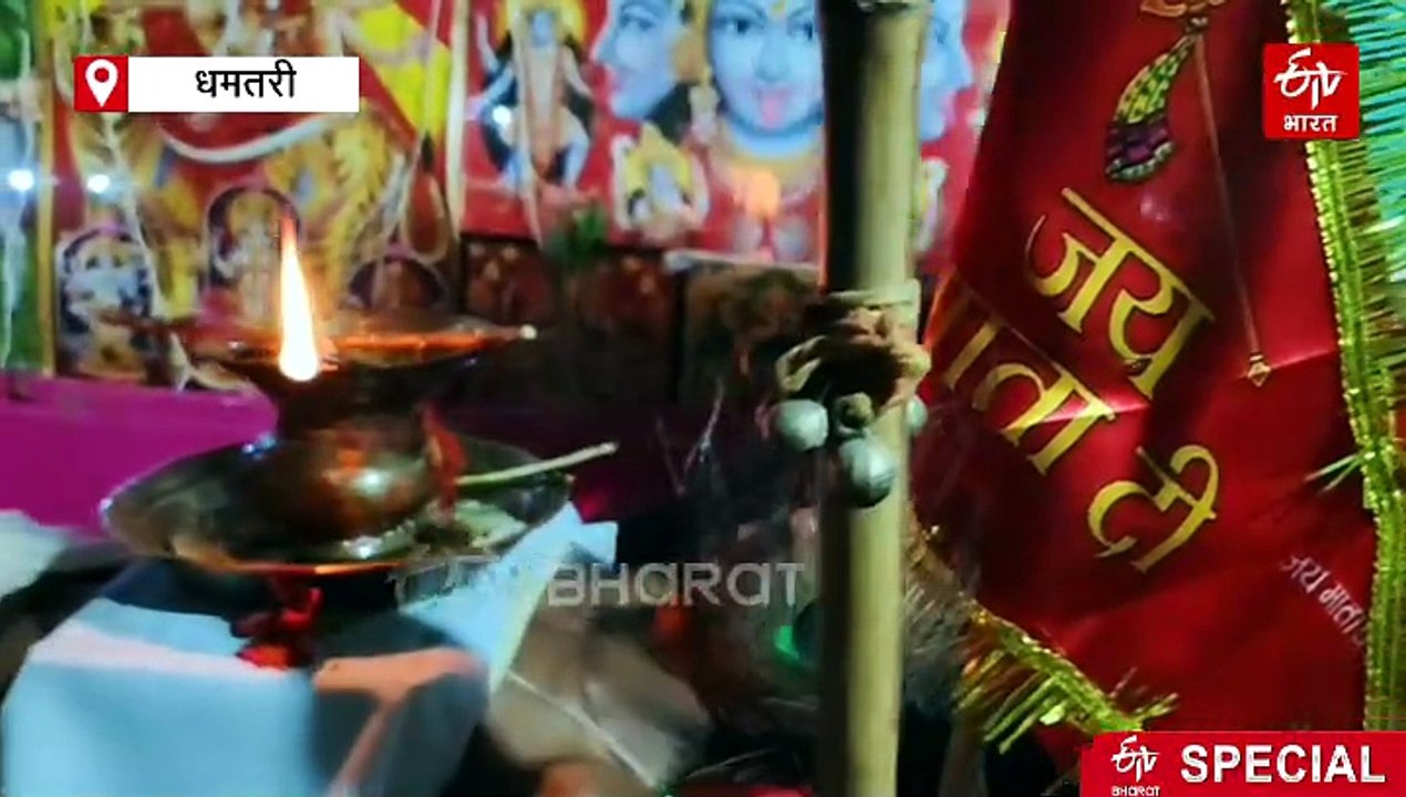 कीलों पर लेटकर माता की अनोखी भक्ति , भक्त ने शरीर में स्थापित की अखंड ज्योति
