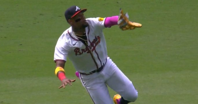 Ronald Acuña Jr. se deslizó y la tomó