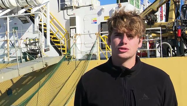 Gaspé : Des étudiants visitent Coriolis II, un navire de recherche scientifique