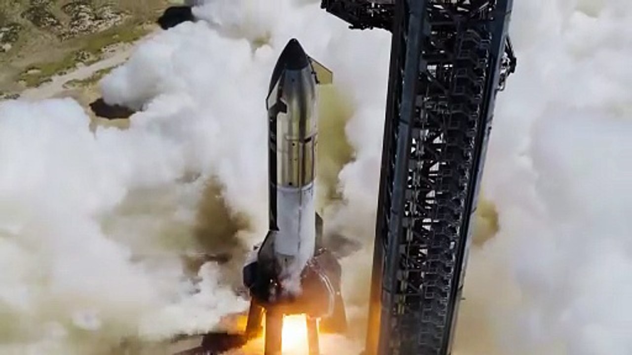 SpaceX fires up Starship in preparation for 11th test flight