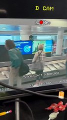 Momento viral: Mujer queda paralizada al ver llegar a su esposo con flores tras despedirse de su novio