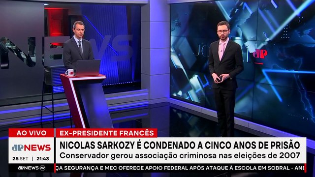 Ex-presidente francês Nicolas Sarkozy é condenado a 5 anos de prisão