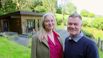 Four in a Bed S29E54 Castle Inn