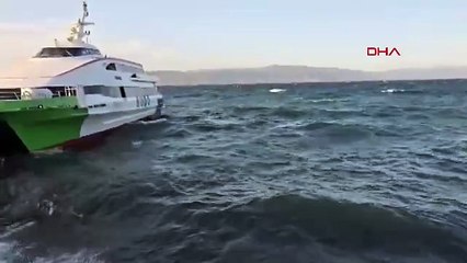 Marmara'da fırtına; feribot seferleri iptal edildi