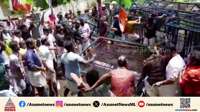 വടക്കാഞ്ചേരി ഫോറസ്റ്റ് റേഞ്ച് ഓഫീസിലേക്ക് ബിജെപി പ്രതിഷേധ മാർച്ച്; ജലപീരങ്കി പ്രയോഗിച്ച് പൊലീസ്