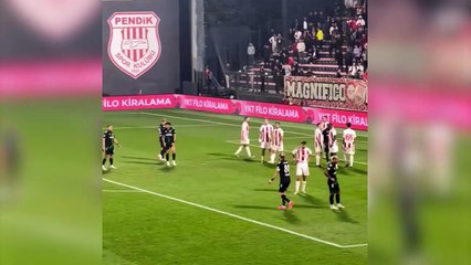 İZLE | Caner Erkin takım arkadaşına tokat attı!