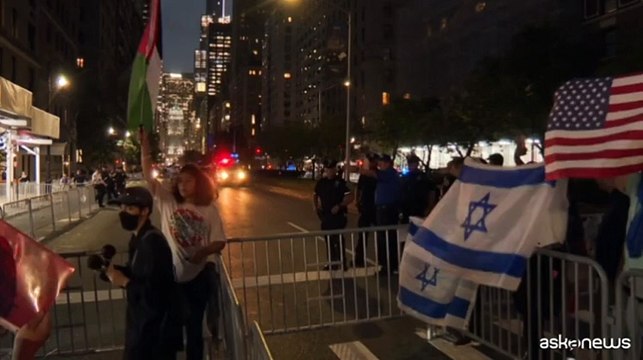 New York, manifestazioni e proteste davanti all'hotel di Netanyahu