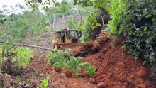 The D6R XL Bulldozer is Breaking New Ground on the Edge of a Ravine