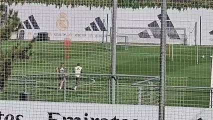 Mendy continúa su recuperación y ya toca balón en Valdebebas