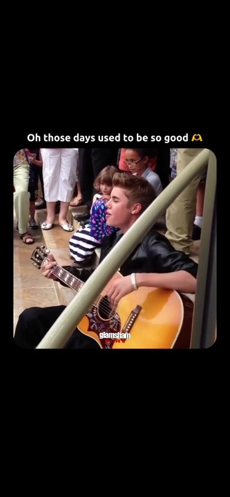 When Justin Bieber was so small 🥹   #JustinBieber #Singers #Songs #Fans [Glamsham, Justin Bieber, singers, songs, glamsham]