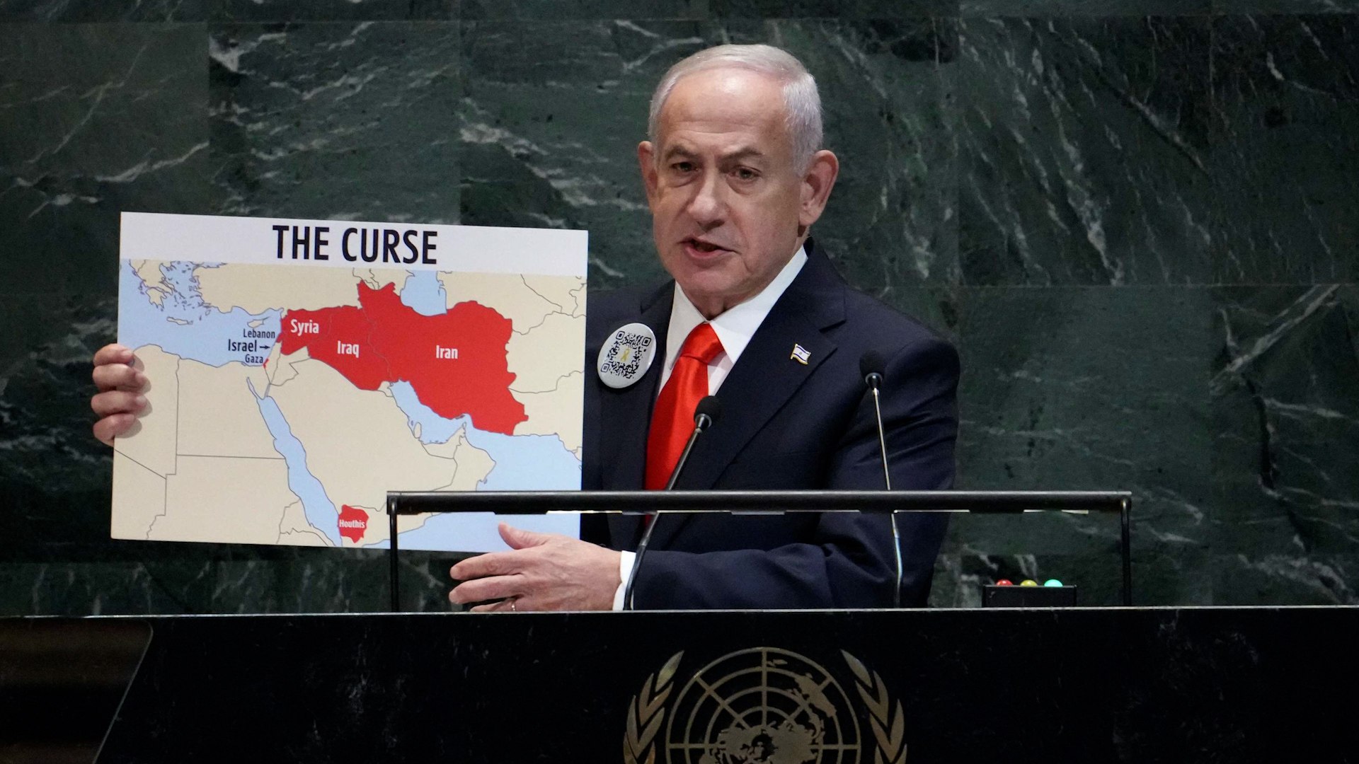 Ning�n miembro de la delegaci�n espa�ola estuvo presente este viernes durante el discurso del primer ministro israel�, Benjam�n Netanyahu, en la Asamblea General de la ONU, seg�n confirmaron fuentes del Ministerio de Asuntos Exteriores a Europa Press, que no ofrecieron m�s detalles.

Netanyahu abri� la �ltima sesi�n del debate general, marcada por la retirada de numerosas delegaciones como protesta contra la ofensiva militar israel� sobre Gaza.

En el caso de Espa�a, el Rey Felipe VI intervino el mi�rcoles y regres� a Madrid, mientras que el presidente del Gobierno, Pedro S�nchez, y el ministro de Exteriores, Jos� Manuel Albares, completaron su agenda el jueves y tambi�n volvieron a Espa�a. La representaci�n pod�a haber reca�do en un secretario de Estado o en el embajador ante la ONU, H�ctor G�mez, pero finalmente no hubo presencia espa�ola en la sala.

Durante su intervenci�n, Netanyahu rechaz� las acusaciones de genocidio contra Israel, defendiendo que son "falsas". "�Un pa�s que comete genocidio le dir�a a la poblaci�n civil a la que supuestamente est� intentando destruir que se apartara?", cuestion� el primer ministro en referencia a los avisos de evacuaci�n enviados por el Ej�rcito israel� a los gazat�es antes de las ofensivas.