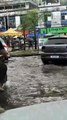 VÍDEO: Avenida de Salvador amanhece alagada após forte chuva