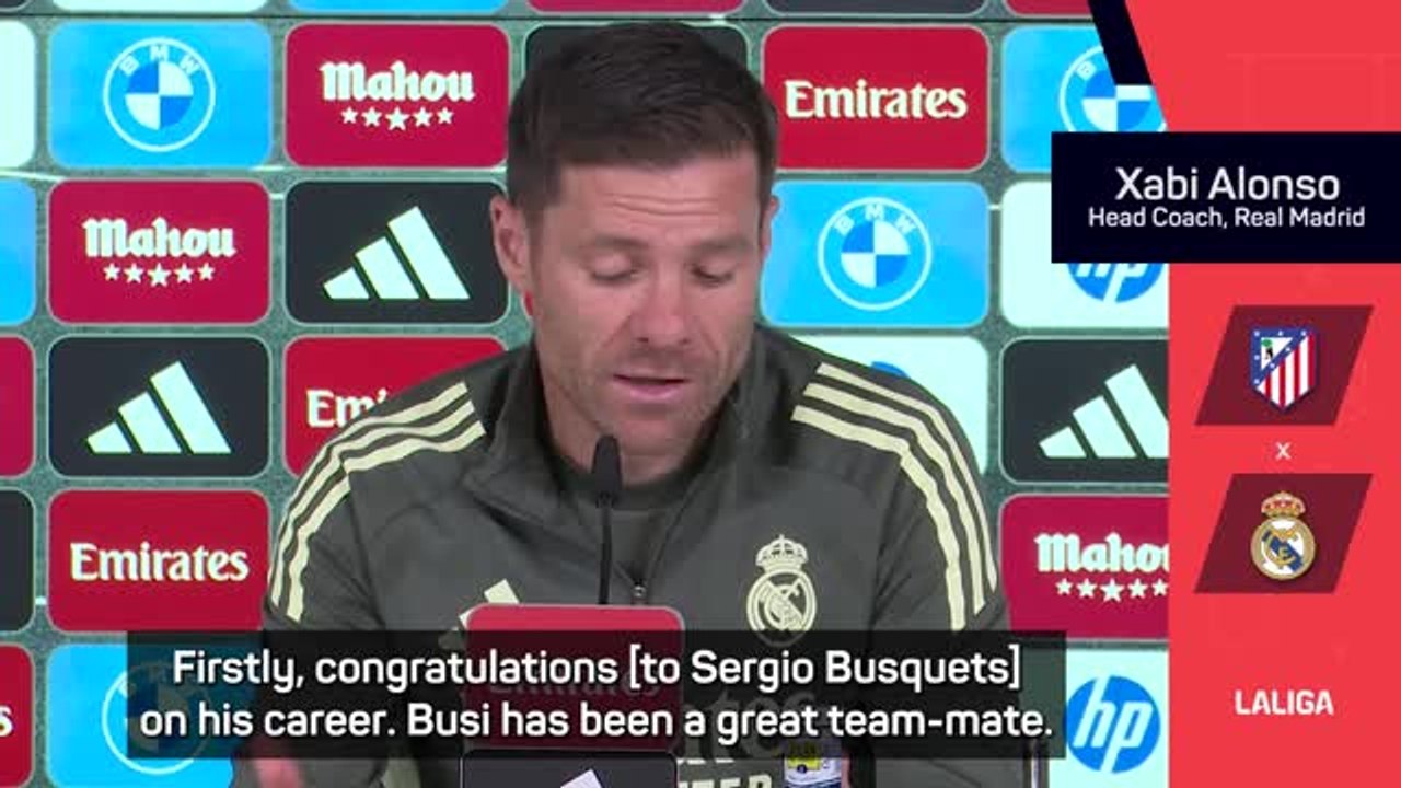 Alonso congratulates Busquets on a 'brilliant'...