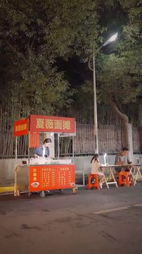 Single Mom Helped Starving Elder, Turns Out He's CEO's Dad! Touched by Kindness, CEO Falls for Her! - Donut Short Drama