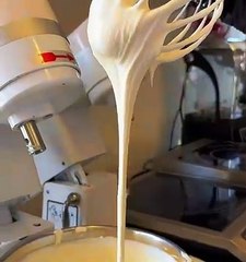 Iliki, l’alta pasticceria di Luca Porretto apre a Zanzibar e assume i giovani locali