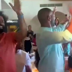 محمد صلاح وأحمد سعد يرقصان على "وسع" و"اليوم الحلو ده"