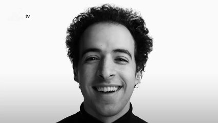 أحمد الغندور "الدحيح" يفاجىء جمهوره بحفل زفافه