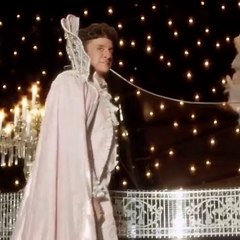 دموع مايكل دوجلاس أثناء استلام جائزته وتكريمه في مهرجان كان 2023