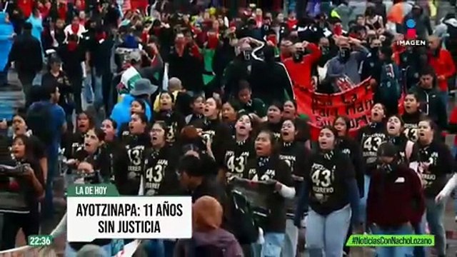 Padres y compañeros de los 43 normalistas de Ayotzinapa marcharon en la CDMX