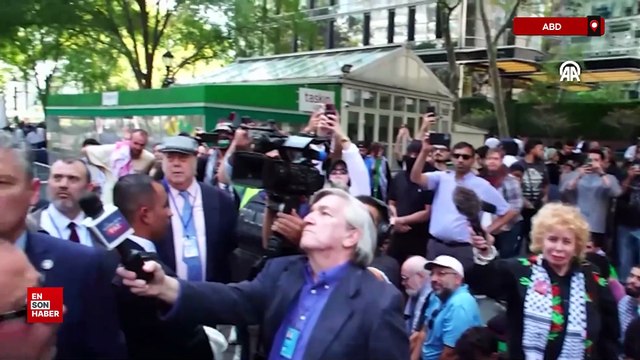 Roger Waters Kolombiya Cumhurbaşkanı Petro ile New York’ta Filistin'e destek gösterisine katıldı