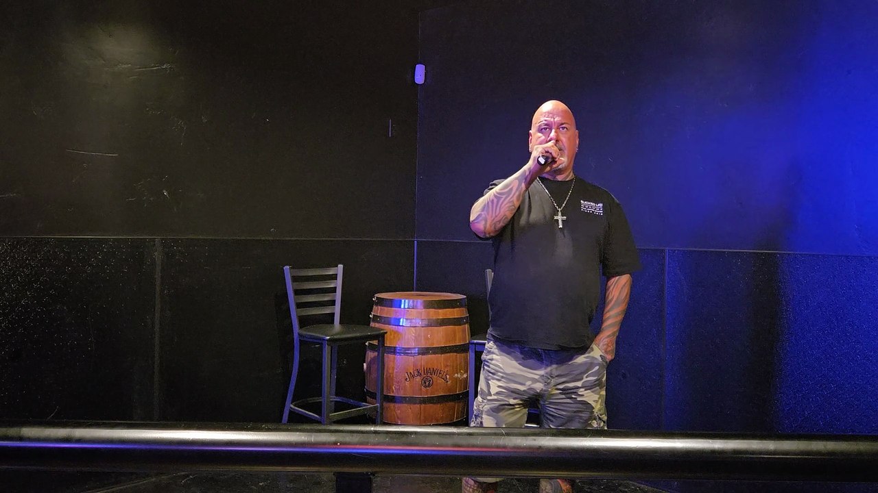 JOAN OSBOURNE - ONE OF US (PERFORMED LIVE AT THE WESTERNER)