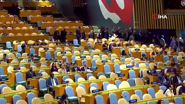 Netanyahu BM Genel Kurulu’nda kürsüye çıkarken salon boşaldı