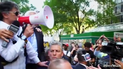 Presidente colombiano e Roger Waters insieme a manifestazione Pro-pal