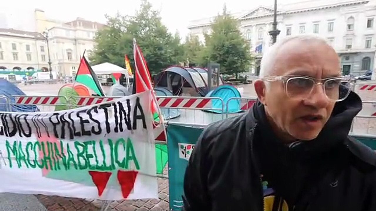 Tende in piazza della Scala per Gaza e la Flotilla. Presidio permanente davanti a Palazzo Marino