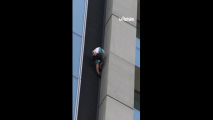 Un Français escalade la Varso Tower et se fait arrêter
