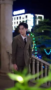 On her 19th birthday, she unexpectedly awakens the ability to see pop-ups. From then on, she uses them to tear apart the scumbags and trample on the white lotus, shocking the audience. She also unexpectedly reveals that the prince, who has been secretly i