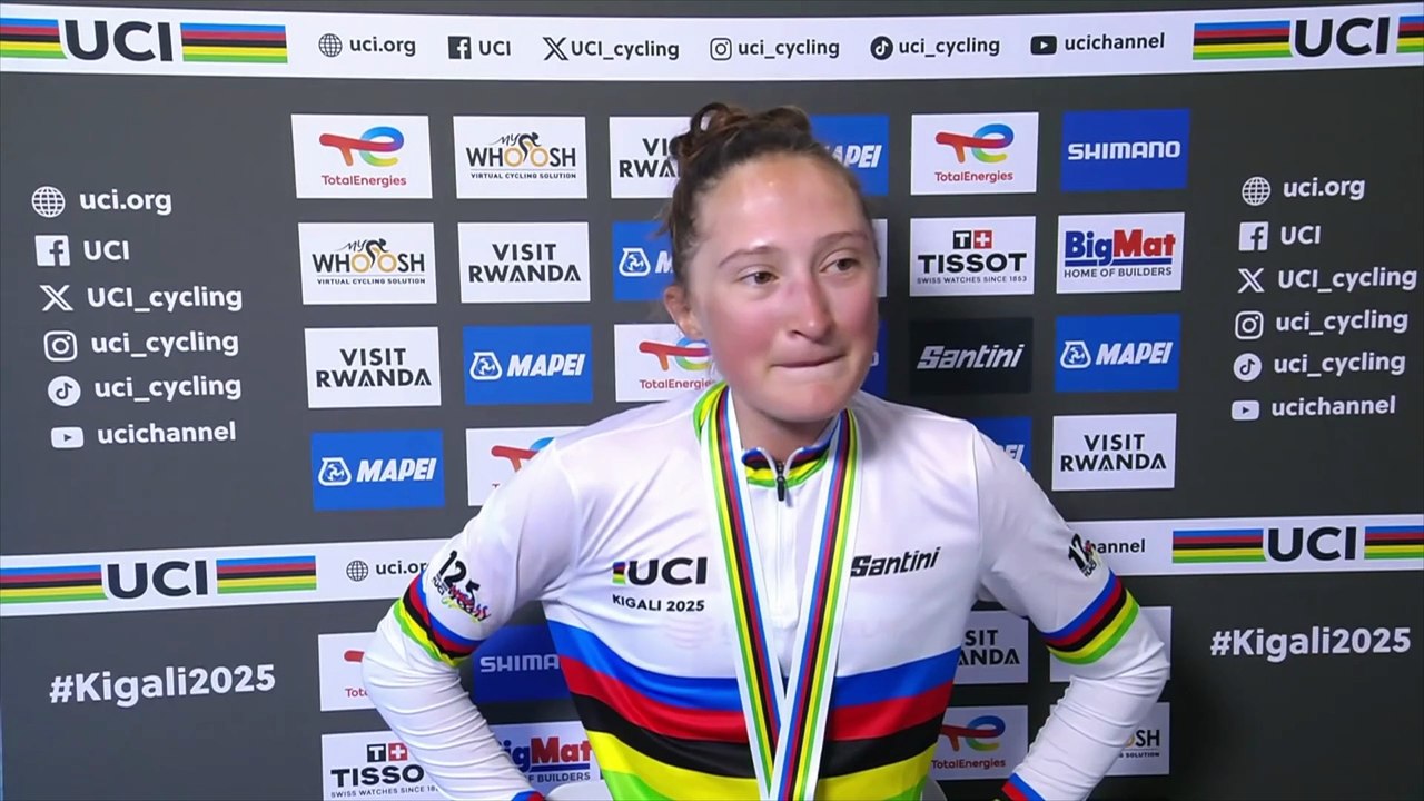 Championnats du Monde UCI Kigali 2025 - Magdeleine Vallieres, première canadienne championne du monde : "Je n'arrive pas à y croire, c'est fou !"