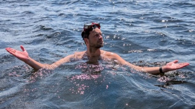 Man goes the extra mile to retrieve a nail his wife loved so much