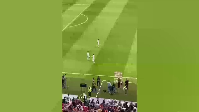 Va a traer cola: sólo tres jugadores del Madrid fueron a saludar a la afición del Madrid en el Metropolitano