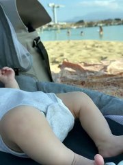 Ο Γρηγόρης Μόρκγαν απαθανατίζει τον γιο του στις διακοπές στα Χανιά