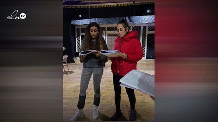 ياسمين رئيس ودينا الشربيني في تحضيرات مسرحية "أحفاد ريّا وسكينة"