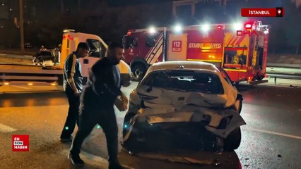 Sultangazi'de otomobile çarpan sürücü kaçtı